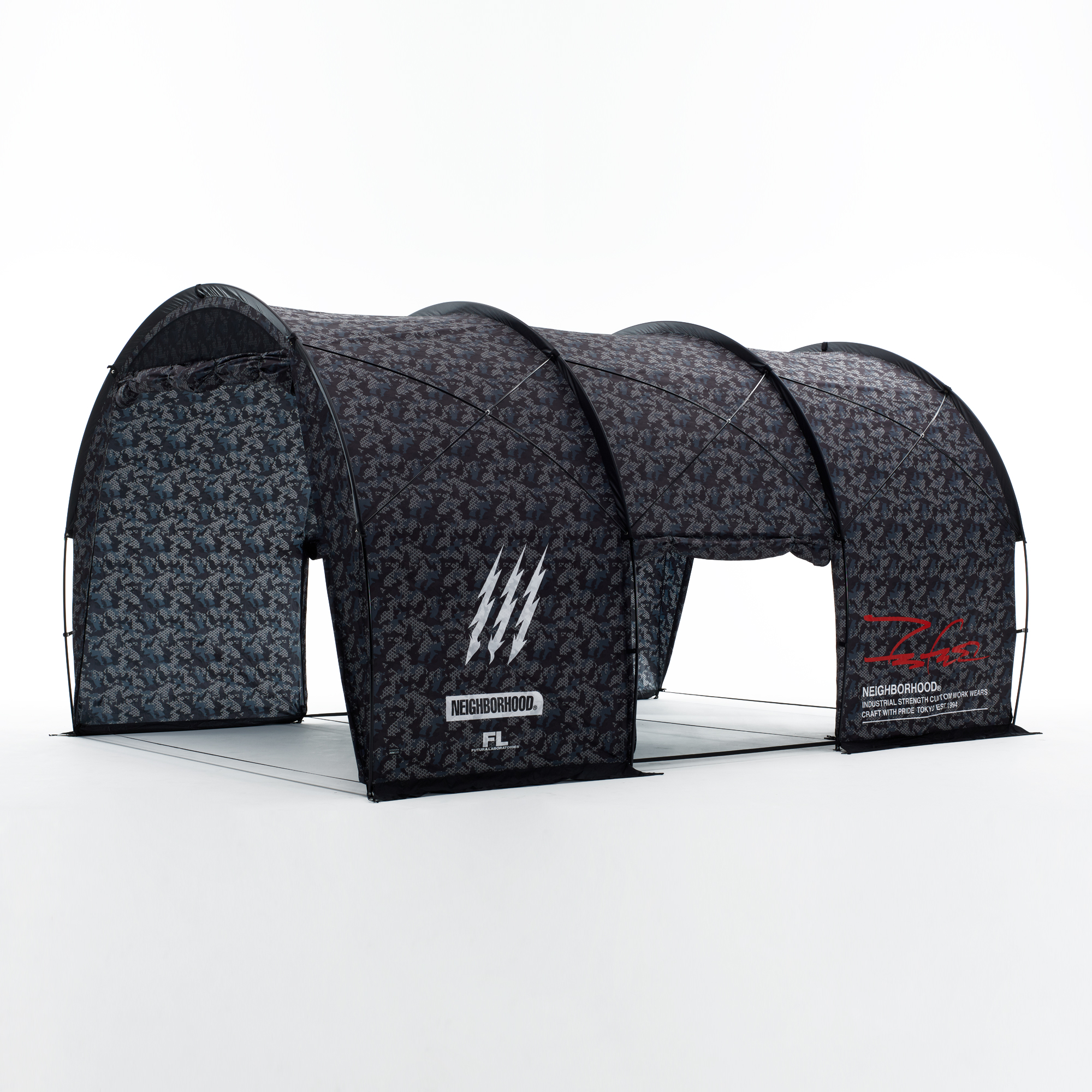 네이버후드 x 퓨츄라 x 헬리녹스 FL / E-HANGAR | HELINOX - 슈프라이즈